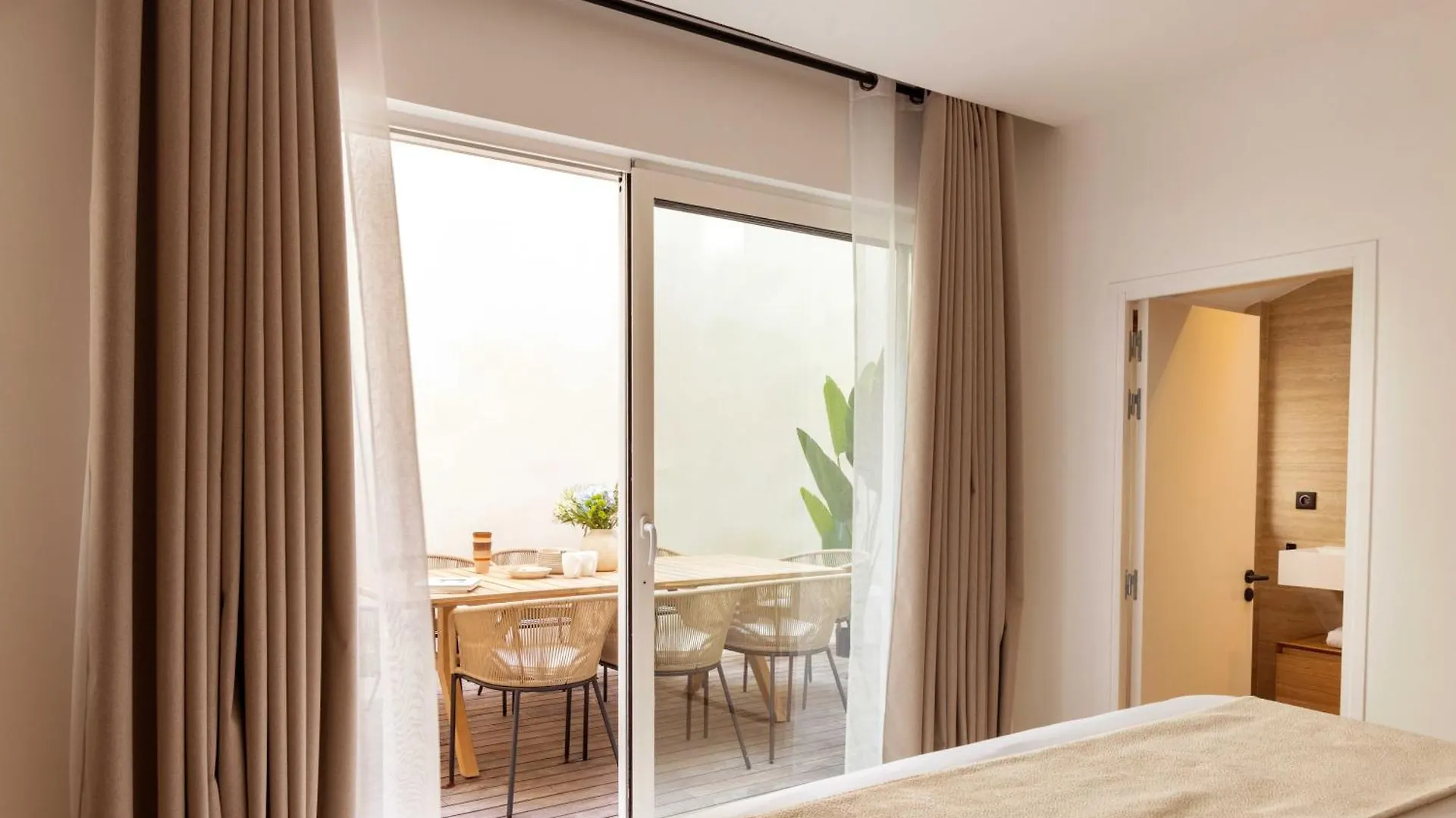 Luxury House With Ac - 6bd-12p - Batignolles *