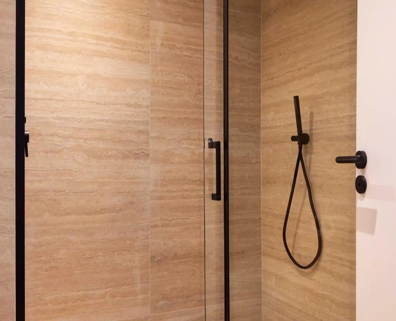 בית נופש Luxury House With Ac - 6bd-12p - Batignolles